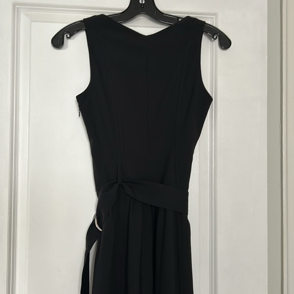 Theory Sleeveless V neck Flared Black Midi Dress with Buckle belt Size 2 - Picture 8 of 8